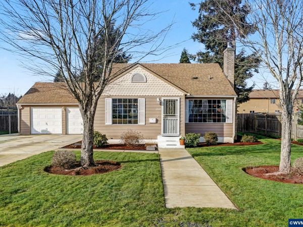 2243 32nd Av NE, Salem, OR 97301