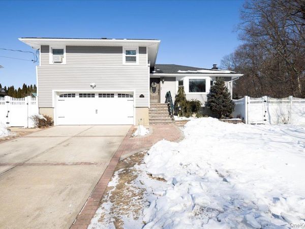 111 Jerusalem Avenue, Massapequa, NY 11758