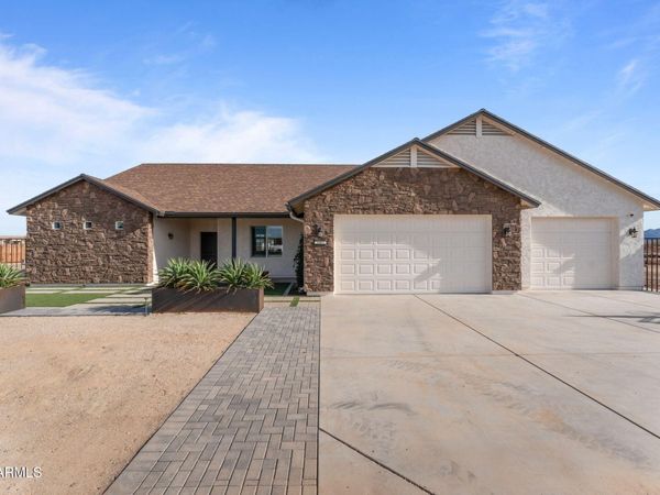 21015 W White Feather Lane, Wittmann, AZ 85361