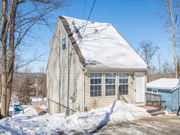 41 Ferris Ln, Jefferson, NJ 07438