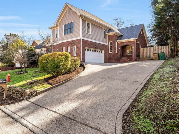 1207 Grandview Dr , Nashville, TN 37215