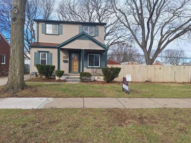 5656 Monroe Street, Dearborn Heights, MI 48125