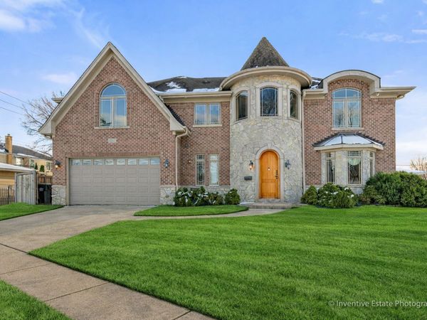 1707 W Lincoln Street, Mount Prospect, IL 60056