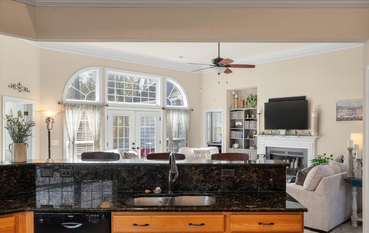 3498 Stockton Drive Photo 9