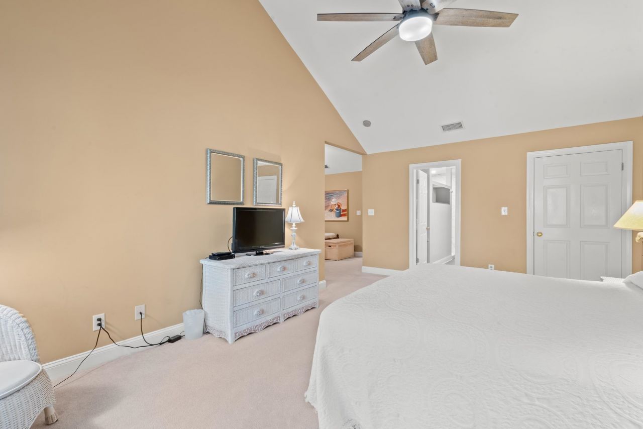 141 Twelve Oaks Dr.  Photo 4