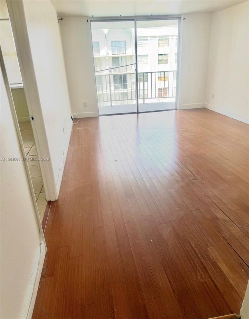 494 NW 165th St Rd, Unit C-508, Miami, FL 33169 Photo