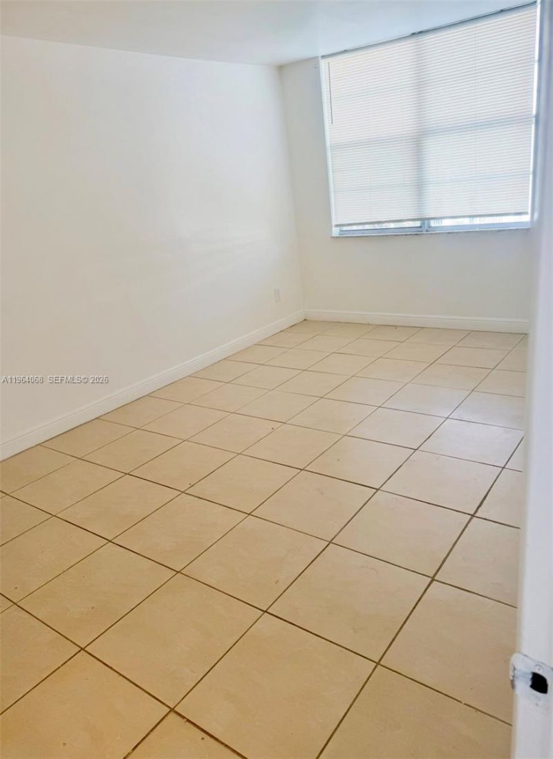 494 NW 165th St Rd, Unit C-508, Miami, FL 33169 Photo