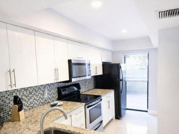 11596 NW 45th Street, Unit 4, Coral Springs, FL 33065