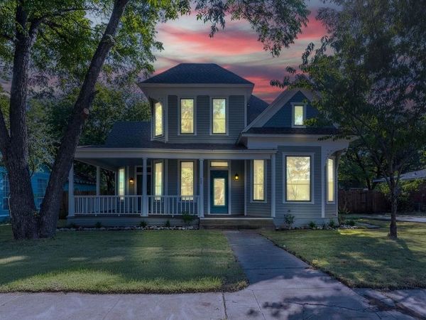 607 N Dallas Street, Ennis, TX 75119