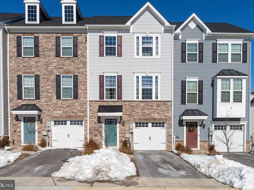 110 Bethlehem Pl, Brooklyn, MD 21225 Main Photo