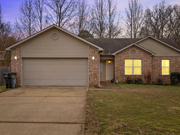 17 Shamsie Dr, Ward, AR 72176