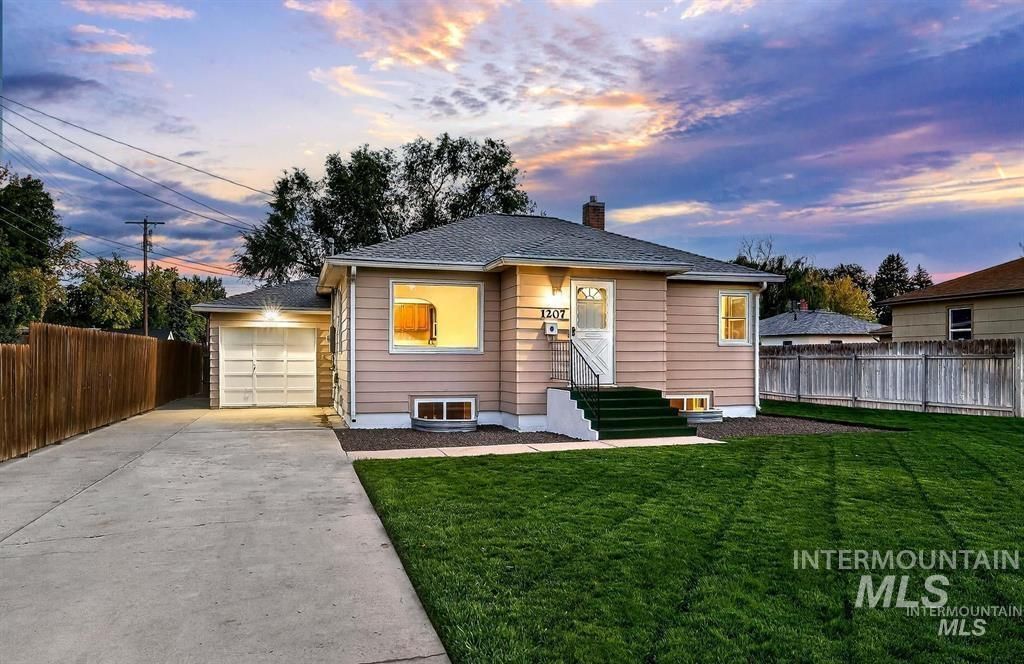 1207 E Sheridan Ave, Nampa, ID 83686 Main Photo
