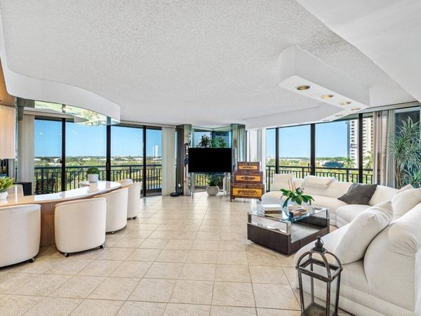 2427 Presidential Way, Unit 701, West Palm Beach, FL 33401