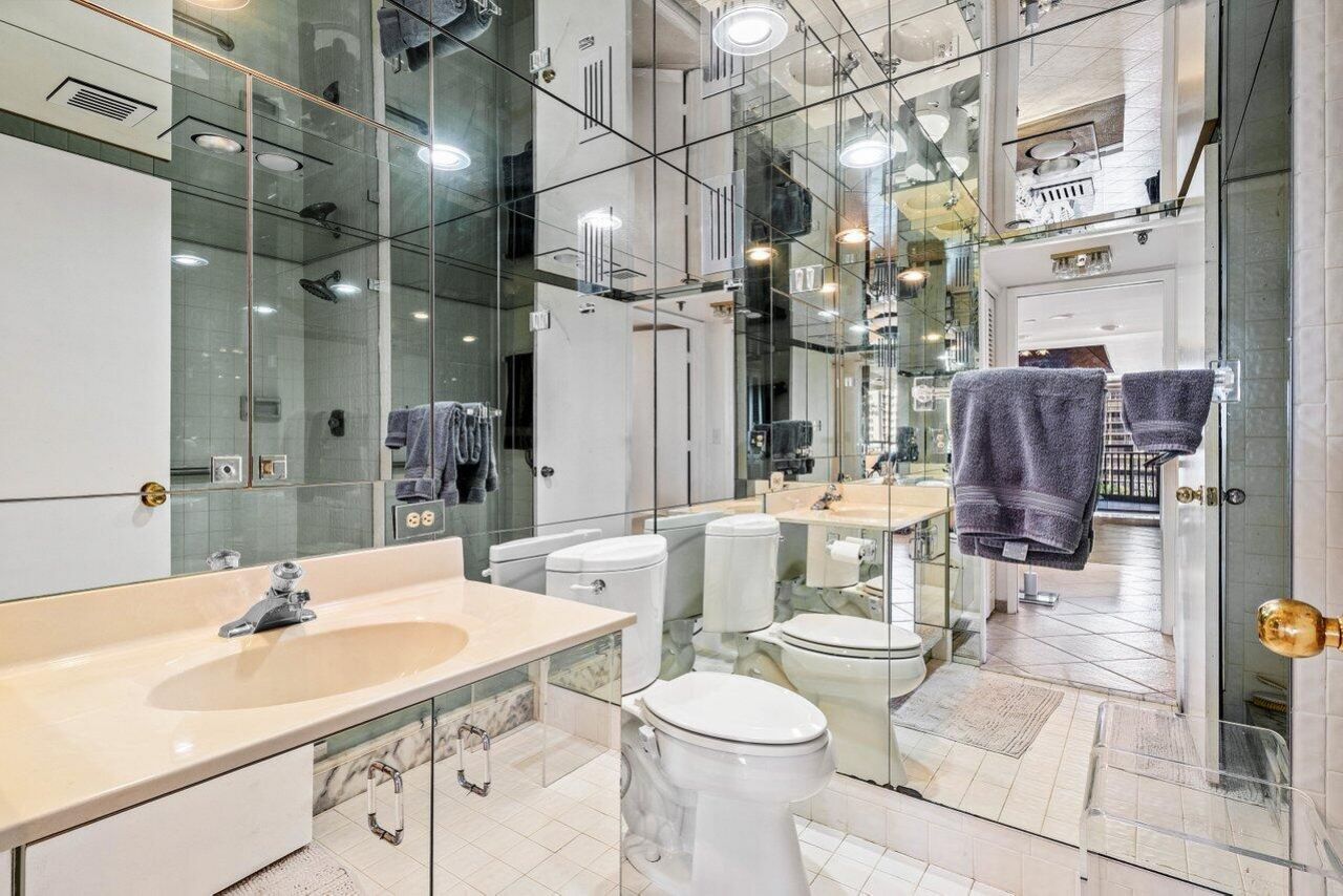 2427 Presidential Way, Unit 701, West Palm Beach, FL 33401 Photo