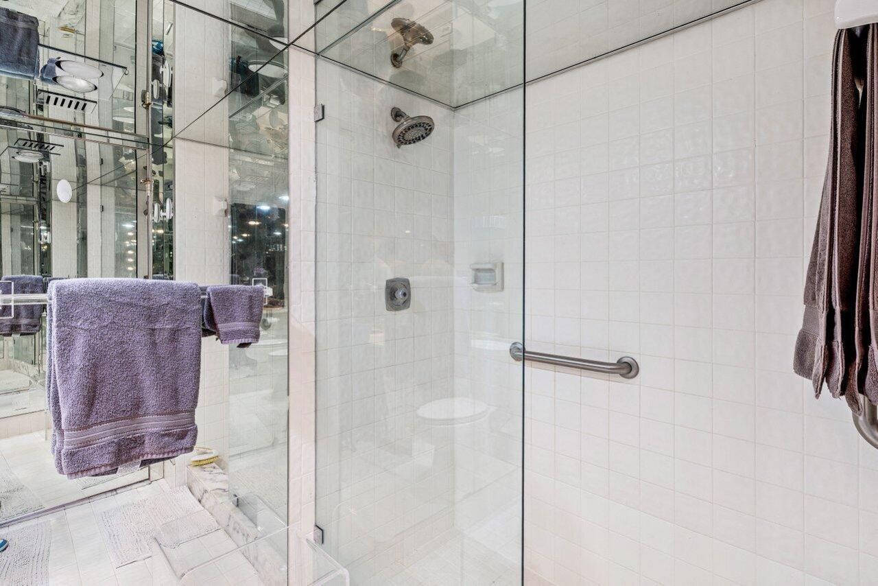 2427 Presidential Way, Unit 701, West Palm Beach, FL 33401 Photo