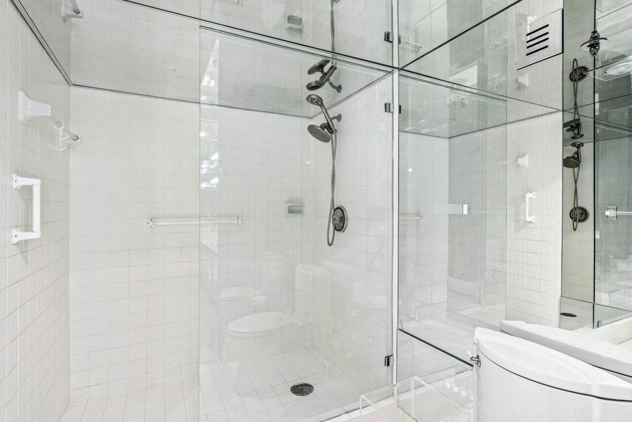 2427 Presidential Way, Unit 701, West Palm Beach, FL 33401 Photo