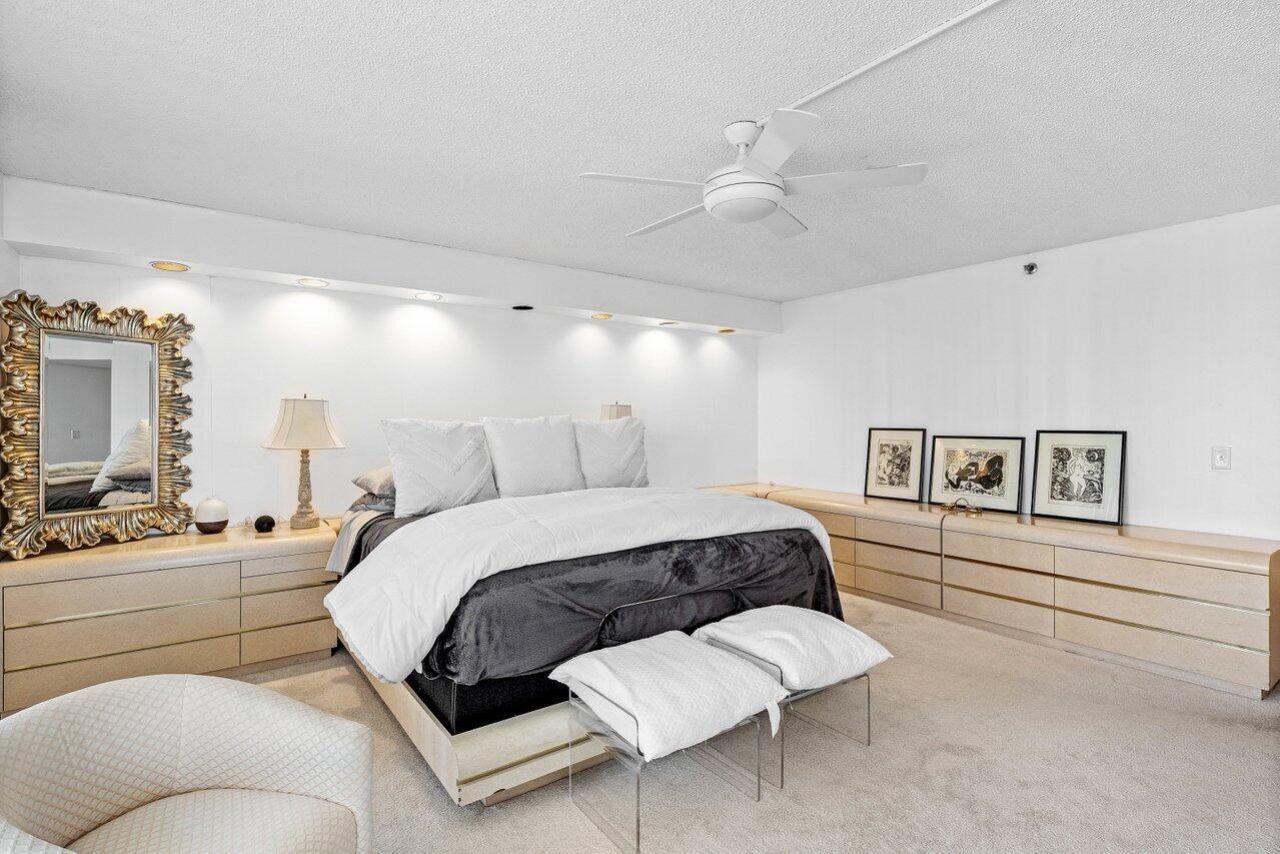 2427 Presidential Way, Unit 701, West Palm Beach, FL 33401 Photo