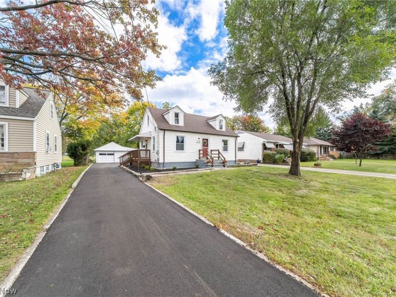 6333 W 130th Street, Parma Heights, OH 44130 Photo 3