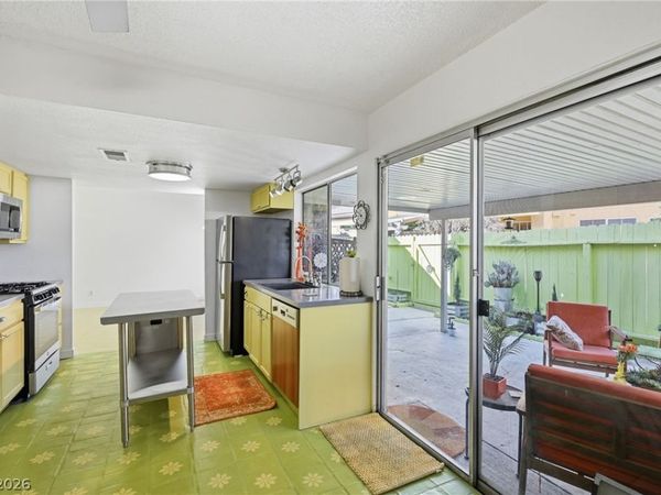 1400 Hialeah Drive, Unit B, Las Vegas, NV 89119