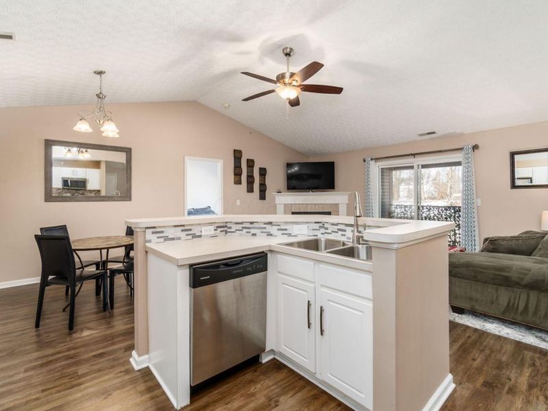 208 Shelbourne Forest Way, Delaware, OH 43015 Photo 12