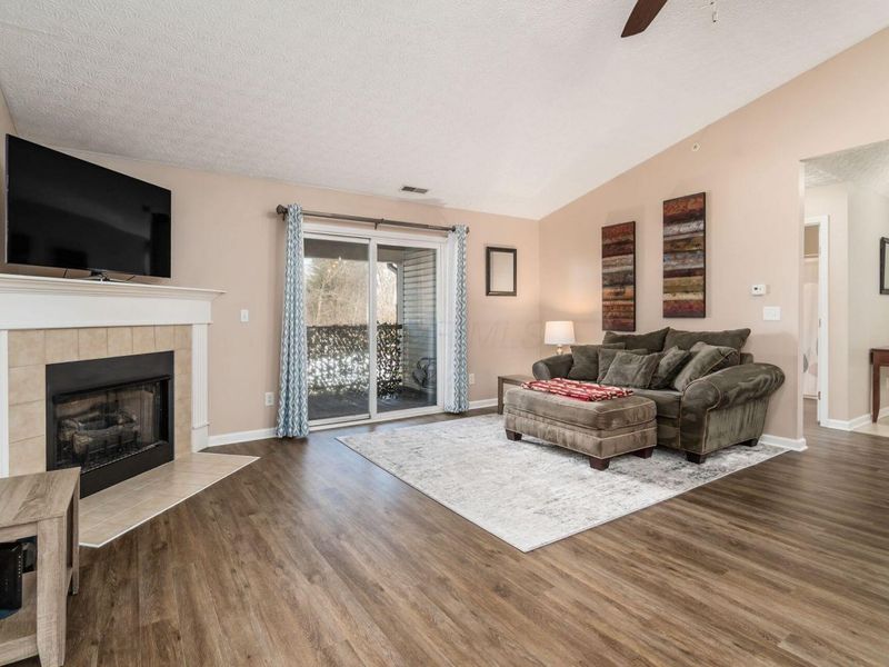 208 Shelbourne Forest Way, Delaware, OH 43015 Photo 7