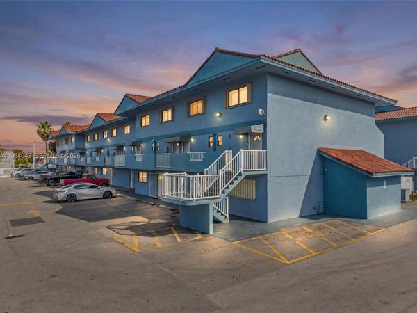 240 W 68th St, Unit 207, Hialeah, FL 33014