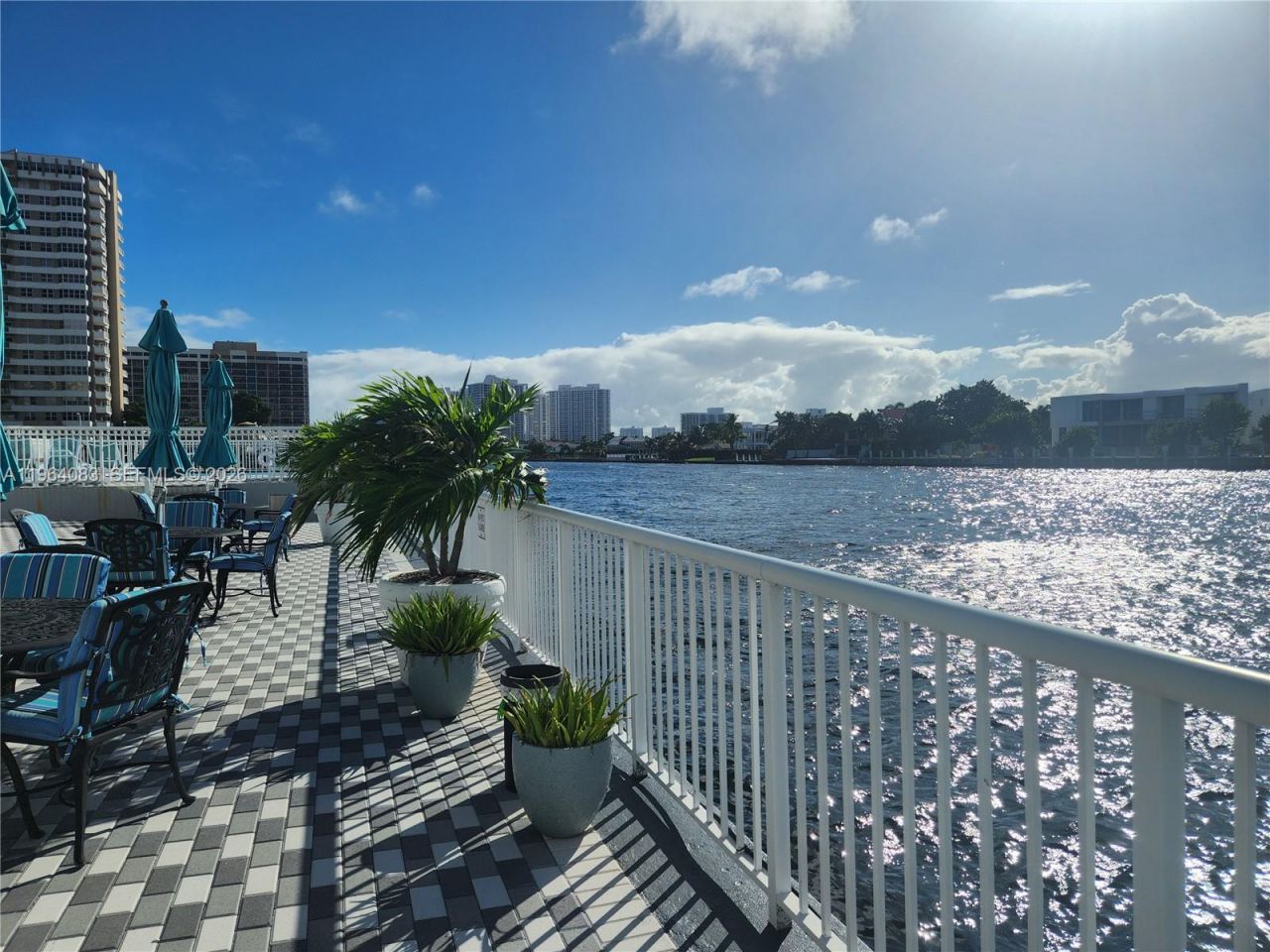1913 S Ocean Dr, Unit 423, Hallandale Beach, FL 33009 Photo