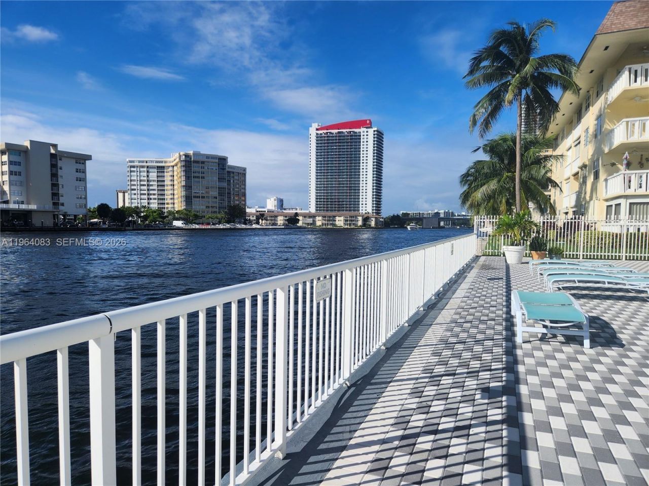 1913 S Ocean Dr, Unit 423, Hallandale Beach, FL 33009 Photo