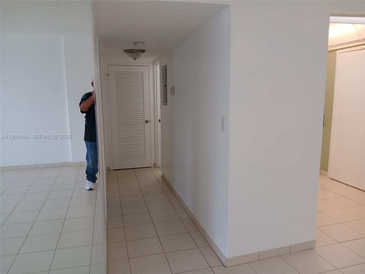 1913 S Ocean Dr, Unit 423, Hallandale Beach, FL 33009 Photo