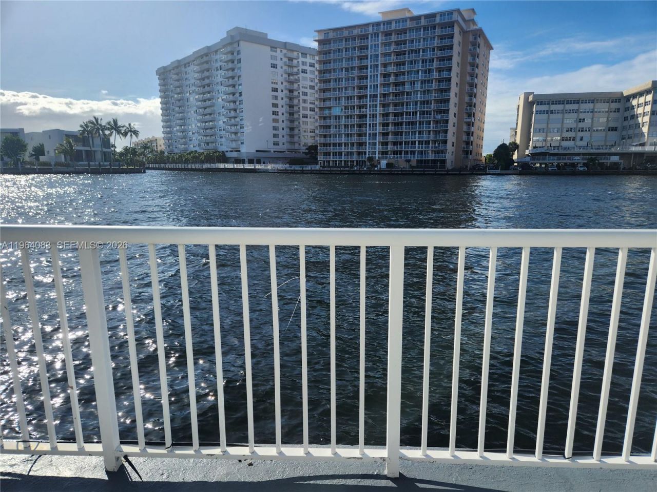 1913 S Ocean Dr, Unit 423, Hallandale Beach, FL 33009 Photo