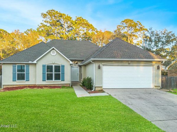 514 Royal Oak Drive, Pass Christian, MS 39571