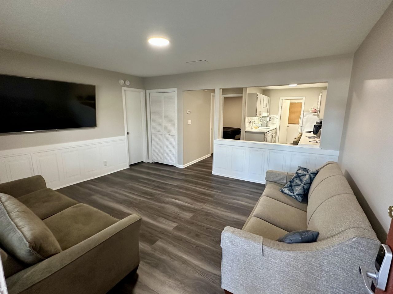 801 Burcale Rd.  Photo 4