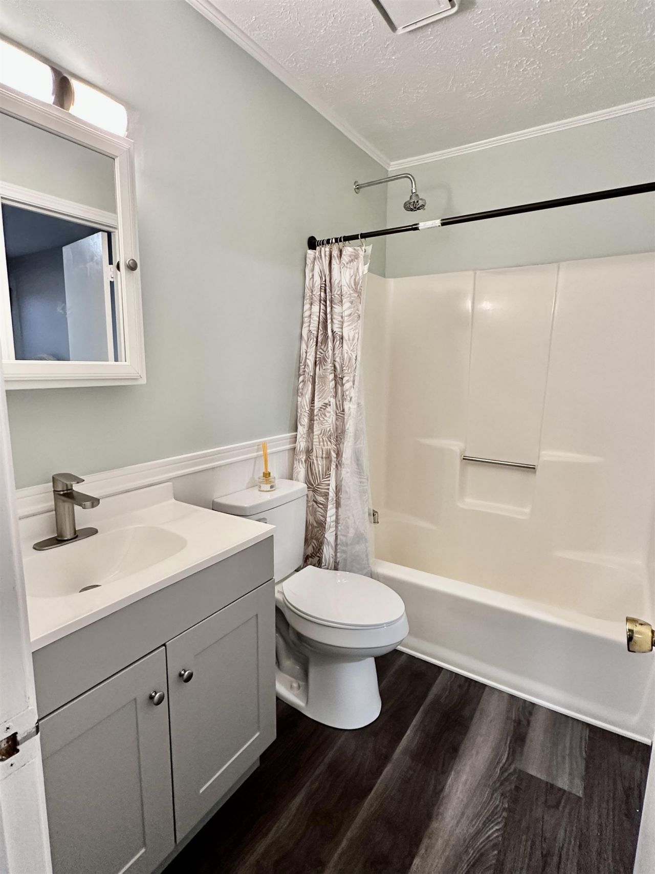 801 Burcale Rd.  Photo 8