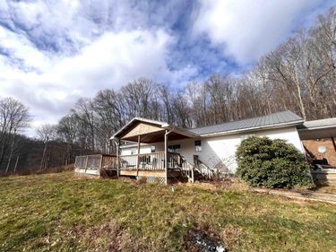 247 Mount Zion Lane, Moatsville, WV 26405