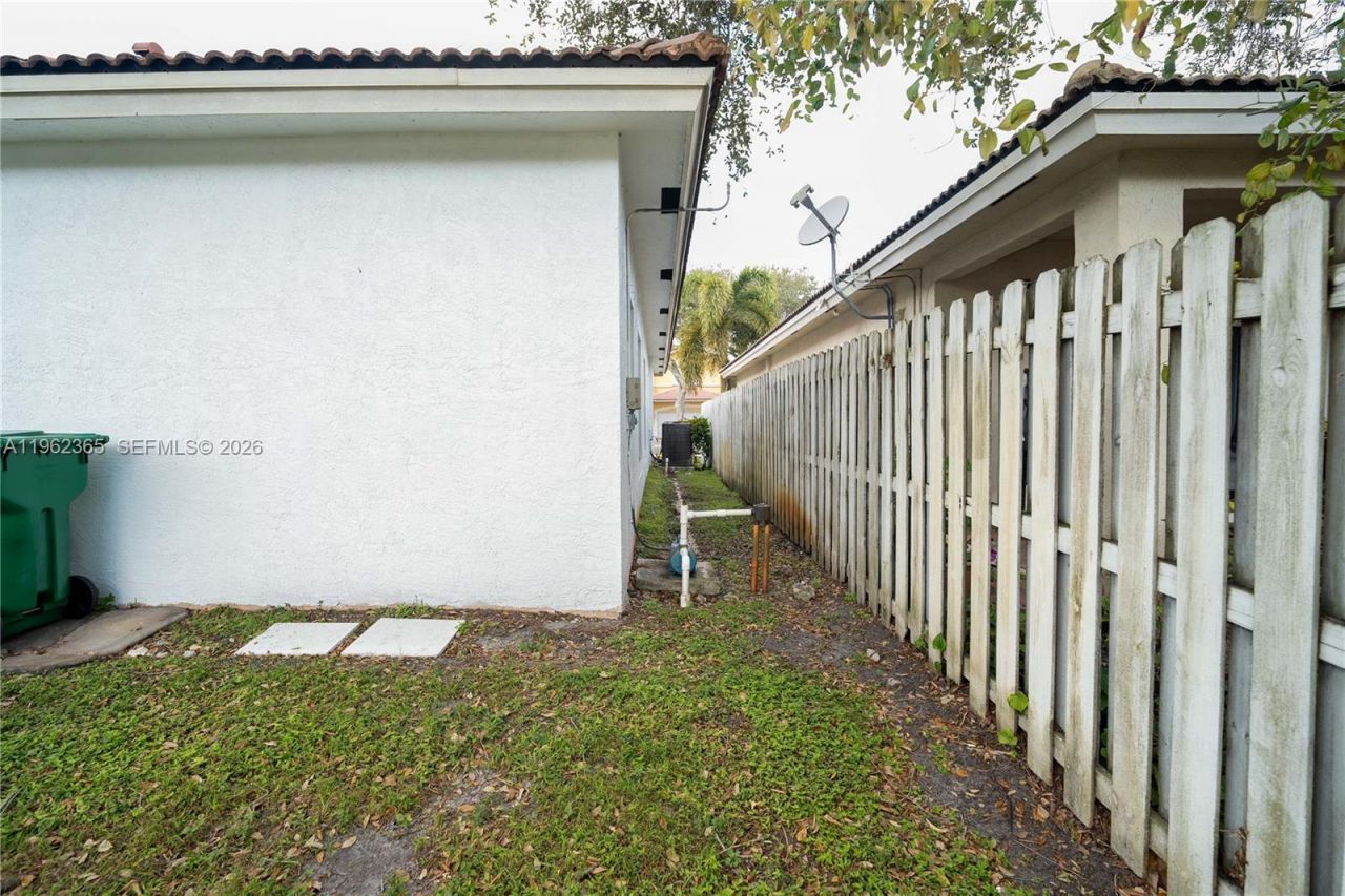 13746 SW 32nd St , Miramar, FL 33027 Photo