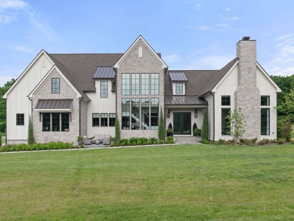 1936 Silver Fox Rd, Thompsons Station, TN 37179