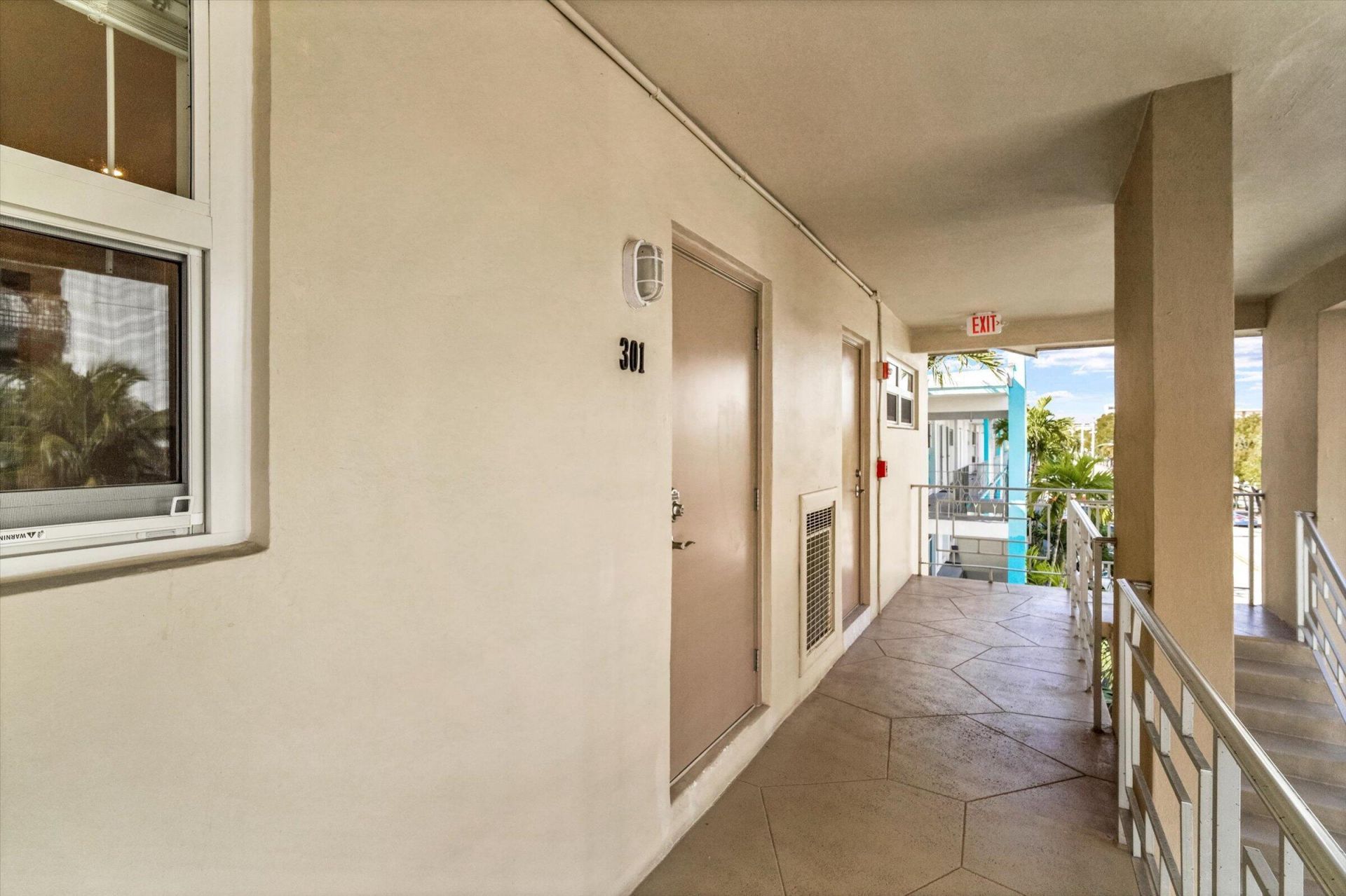 2600 Diana Drive, Unit 301, Hallandale Beach, FL 33009 Photo