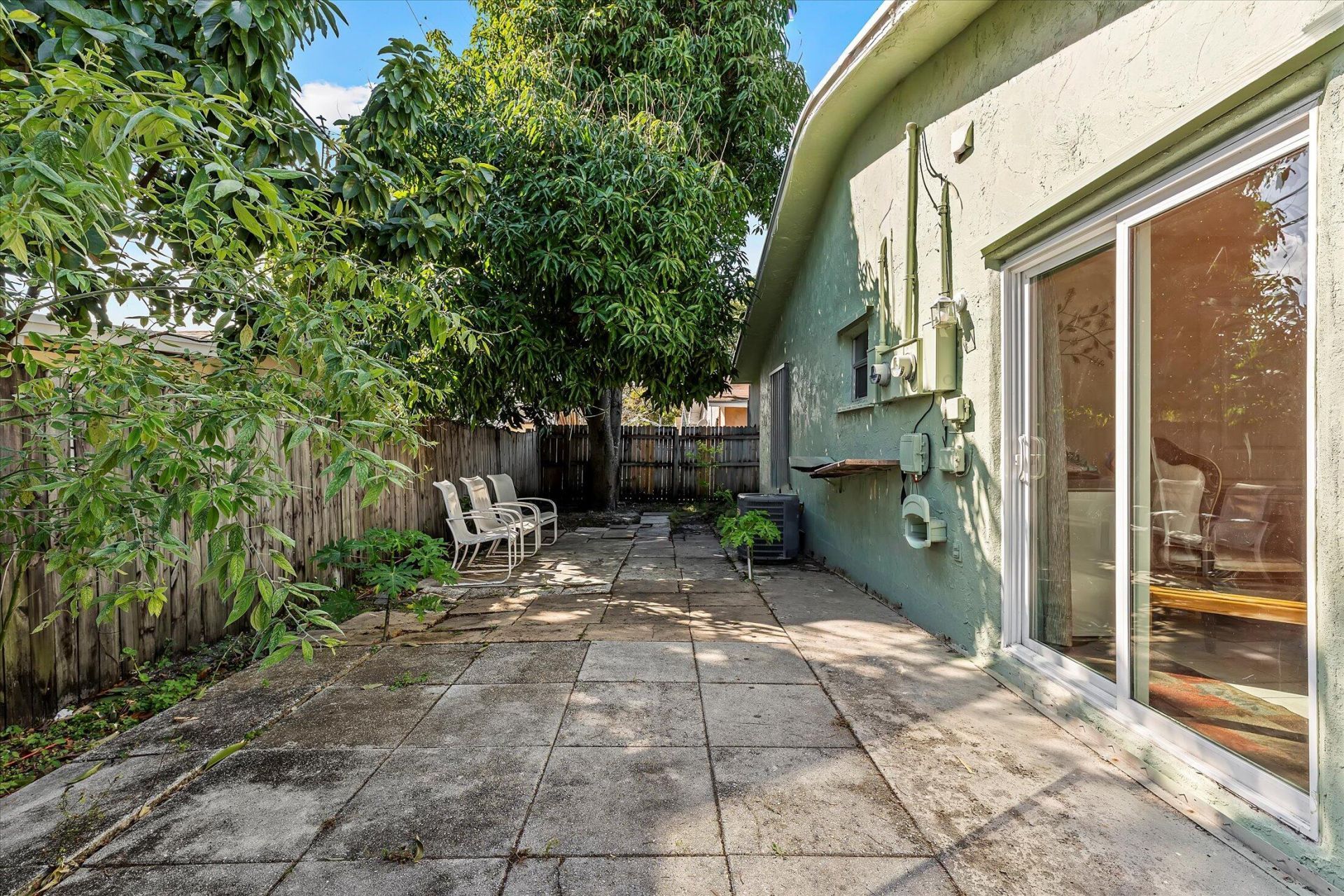 1012 Green Street, West Palm Beach, FL 33405 Photo