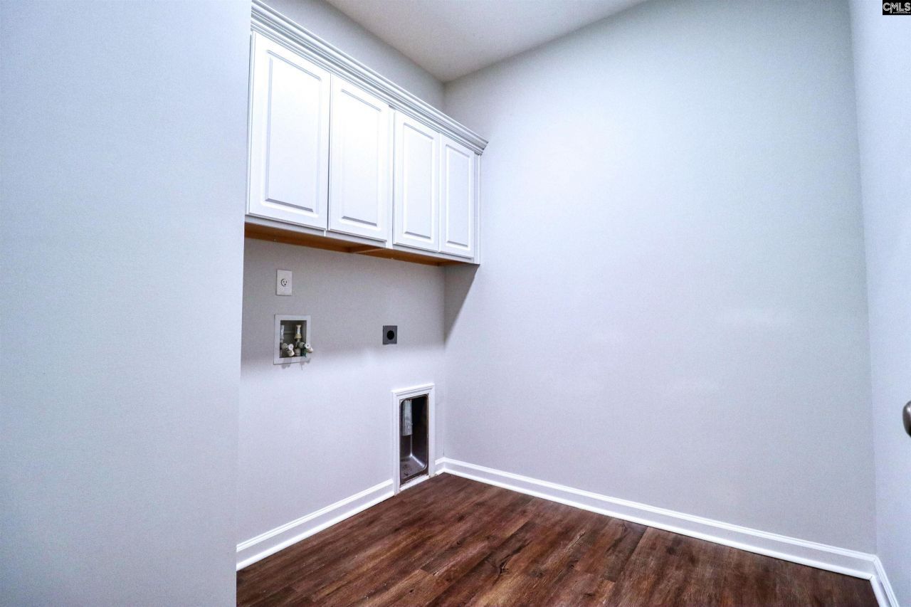 1355 Tamarind Lane  Photo 11