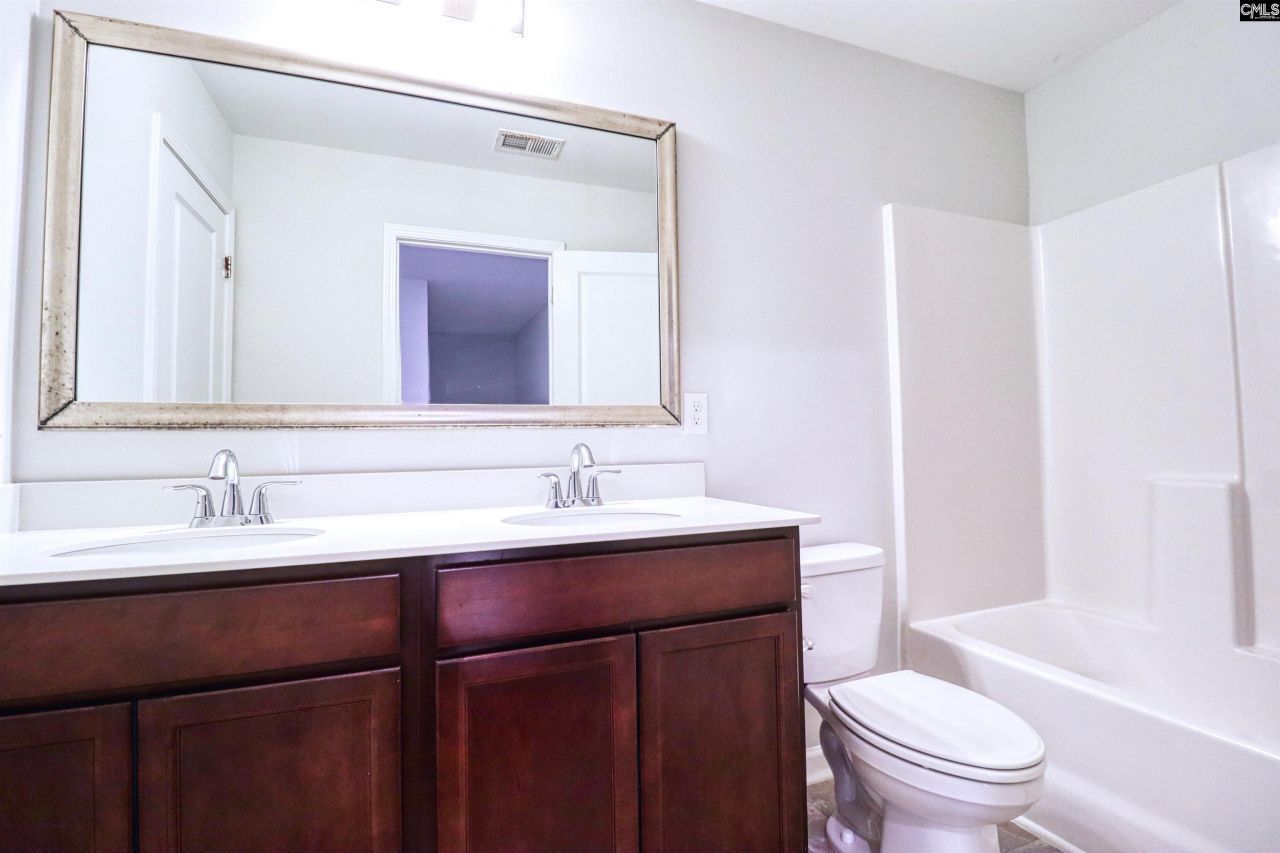 1355 Tamarind Lane  Photo 14