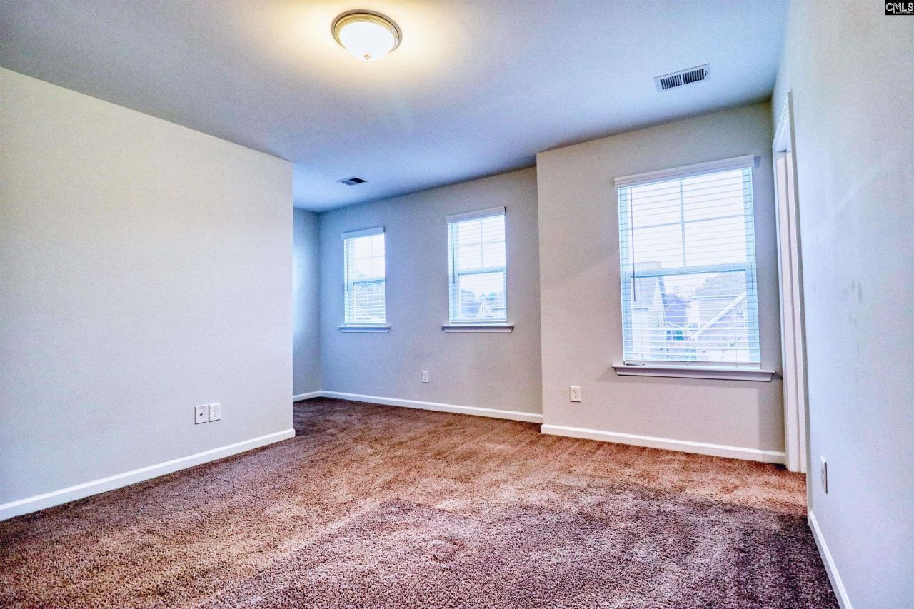 1355 Tamarind Lane  Photo 15