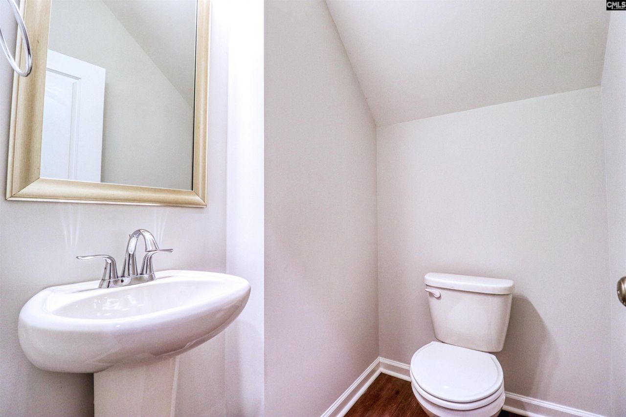 1355 Tamarind Lane  Photo 6