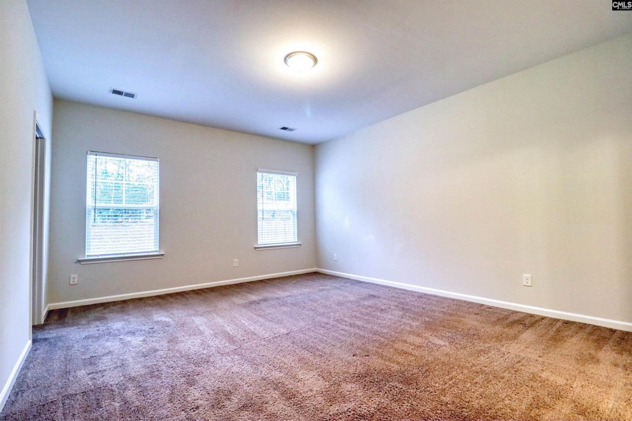 1355 Tamarind Lane  Photo 7