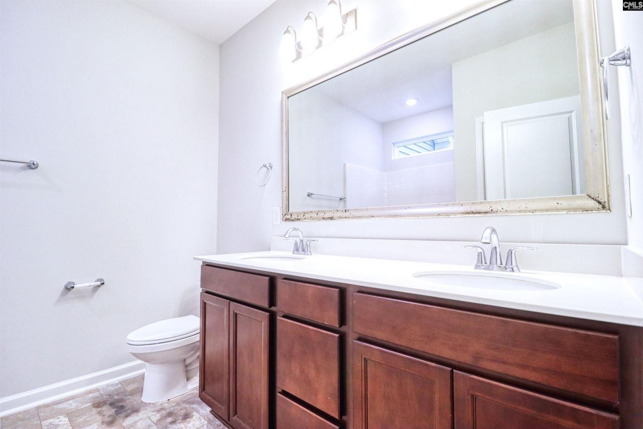 1355 Tamarind Lane  Photo 8