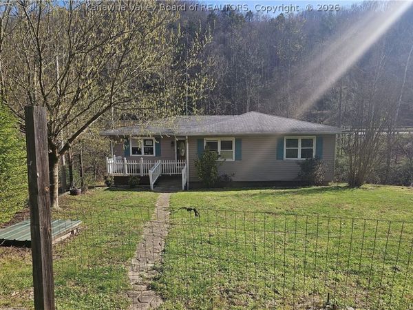 234 Daystar Road, Delbarton, WV 25670