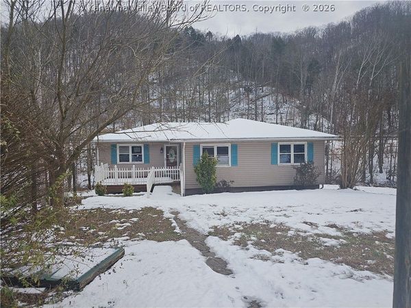 234 Daystar Road, Delbarton, WV 25670
