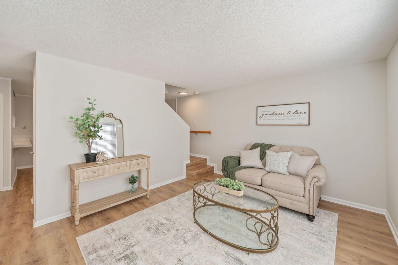 130 Valencia Drive, Fort Walton Beach, FL 32547 Main Photo