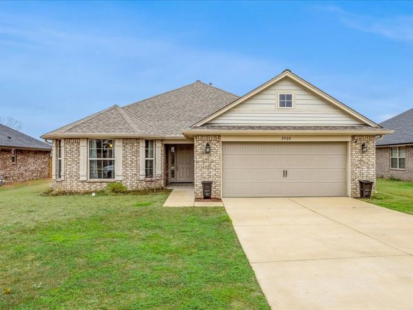 2520 RUTHERFORD DR, Southaven, MS 38672