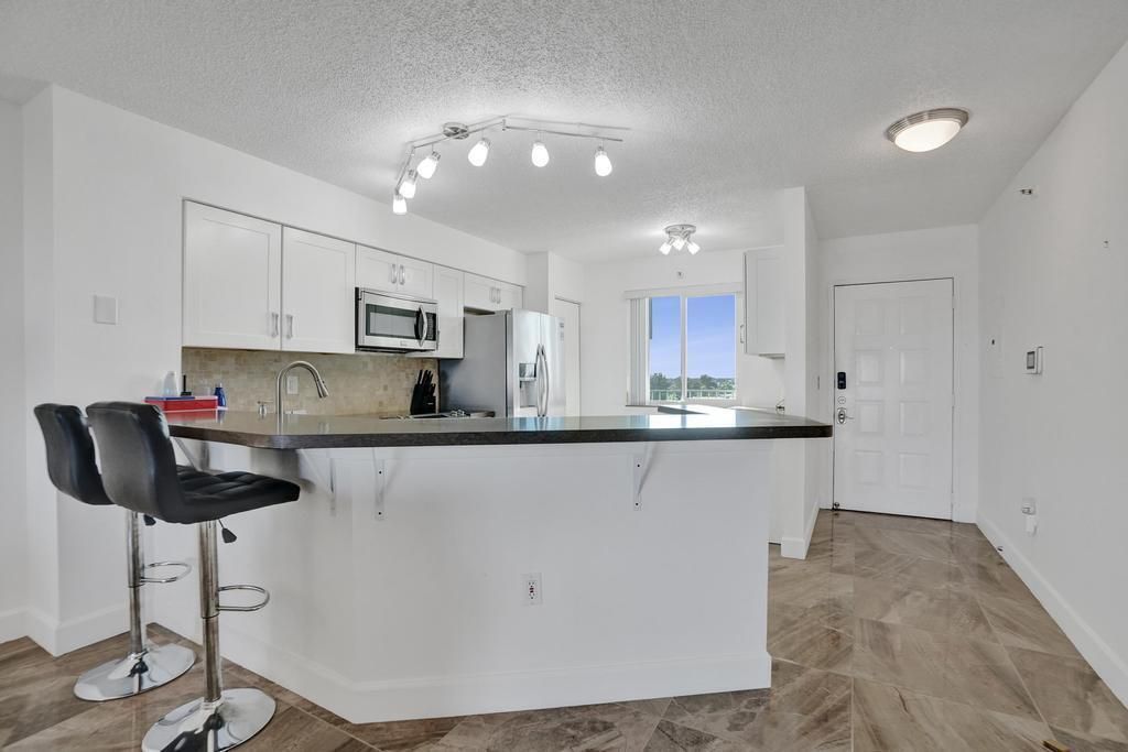 2334 S Cypress Bend Drive, Unit 907, Pompano Beach, FL 33069 Photo