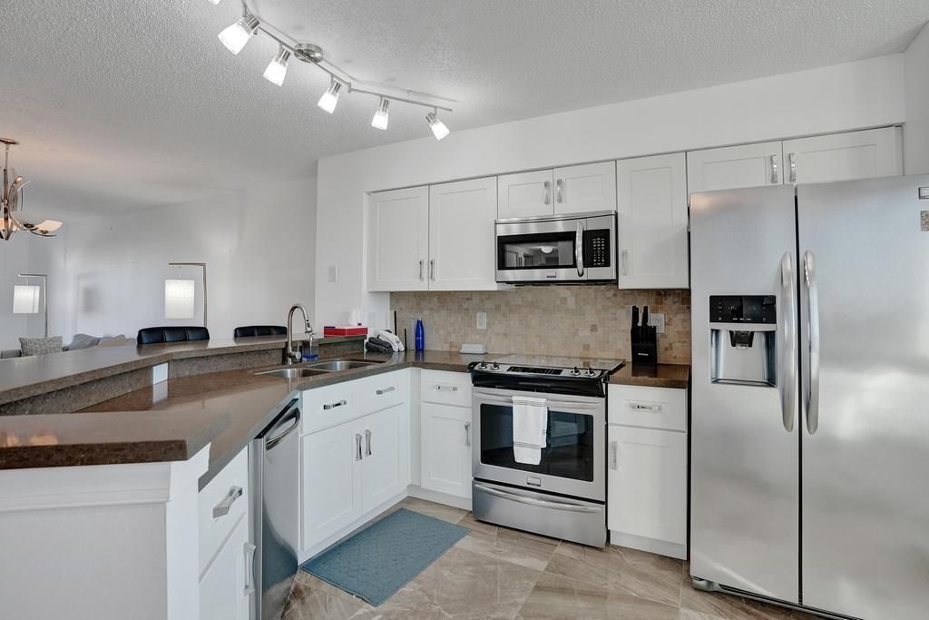 2334 S Cypress Bend Drive, Unit 907, Pompano Beach, FL 33069 Photo